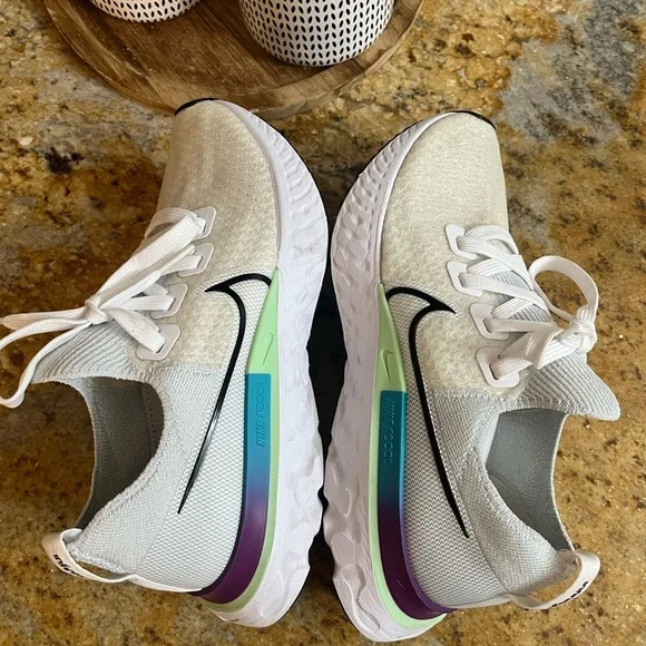 Nike Infinity React size 6.5 - Picture 6 of 9